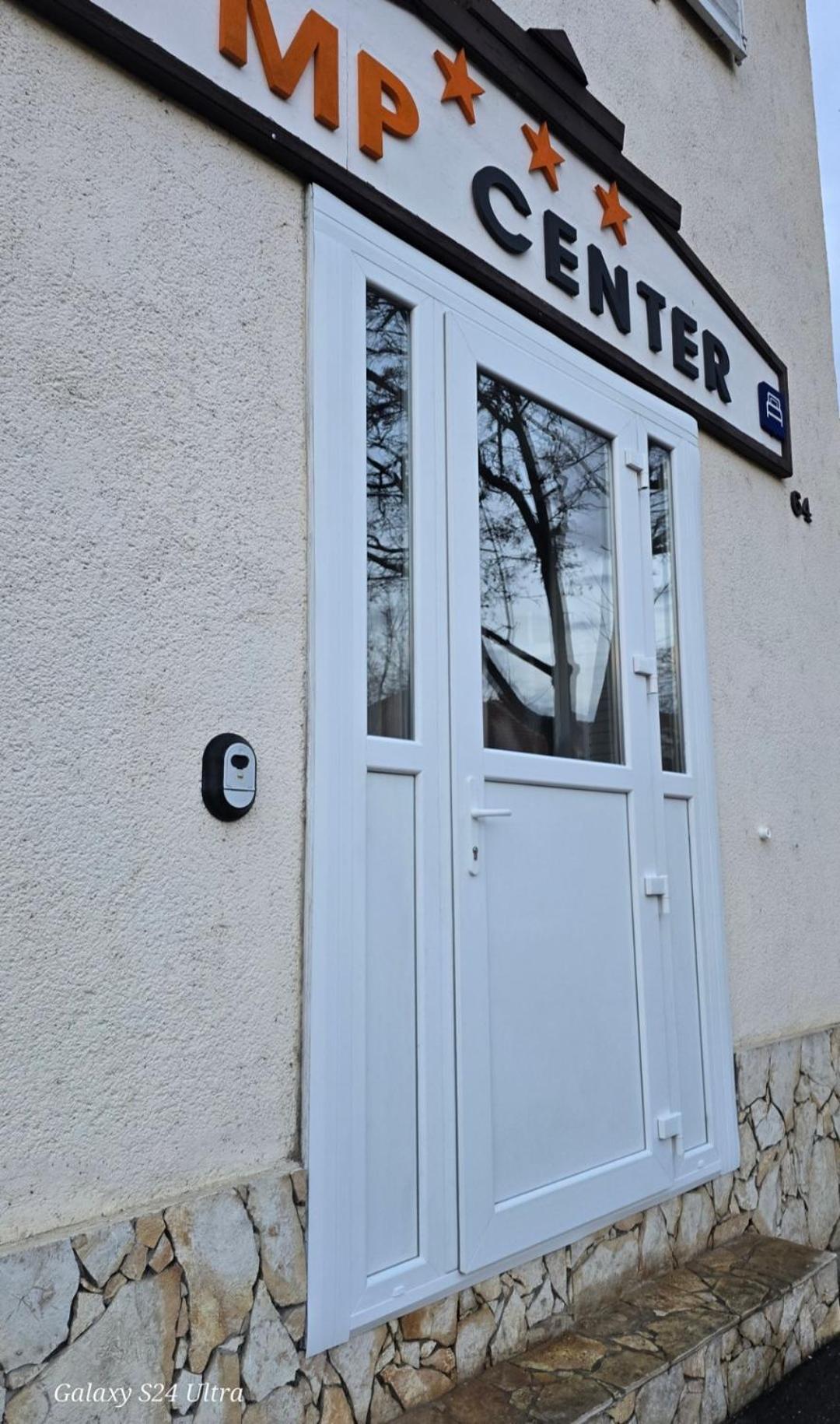Mp Center Maganszallas 米什科尔茨 外观 照片